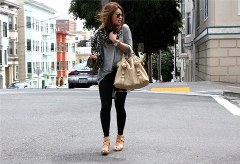 She Wears She Shares