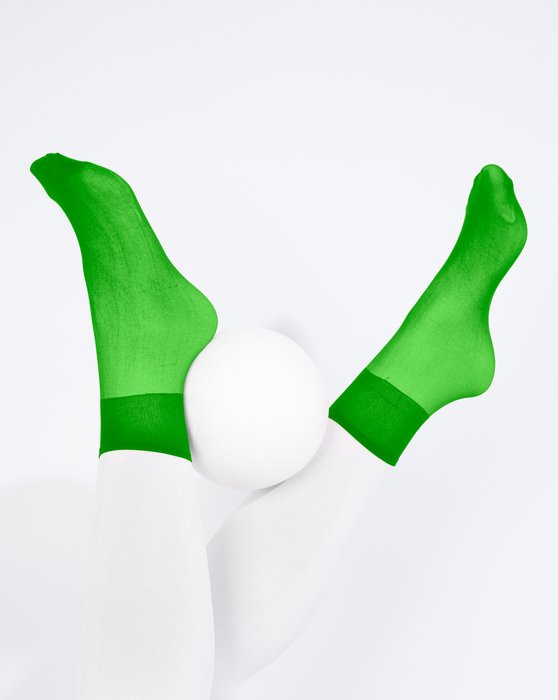 1528 Kelly Green Sheer Color Ankle Socks