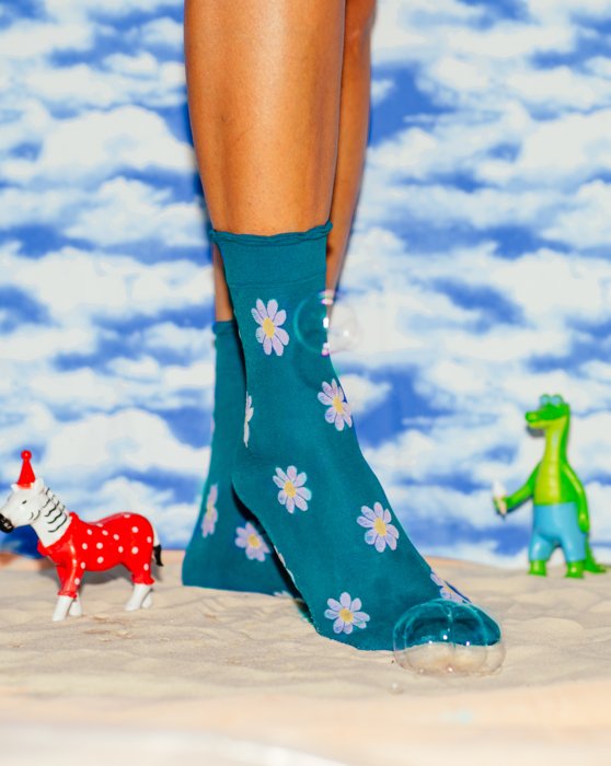Hunter Green Colored Daisy Socks Style# 8601 | We Love Colors